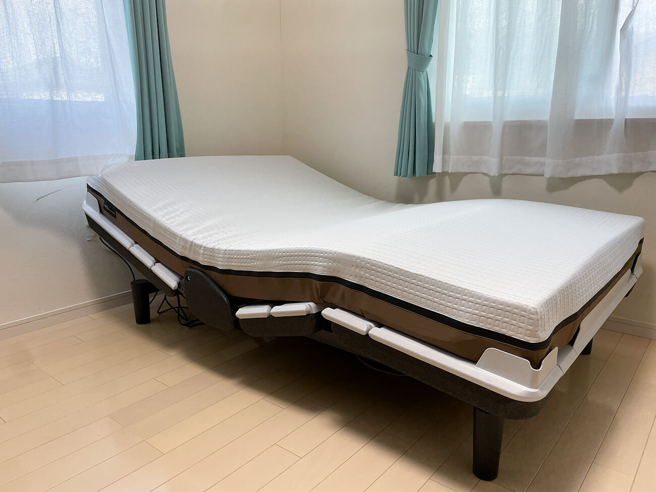【納品事例】新居浜市・D様/電動ベッドで快適な寝心地【腰痛やいびき対策】