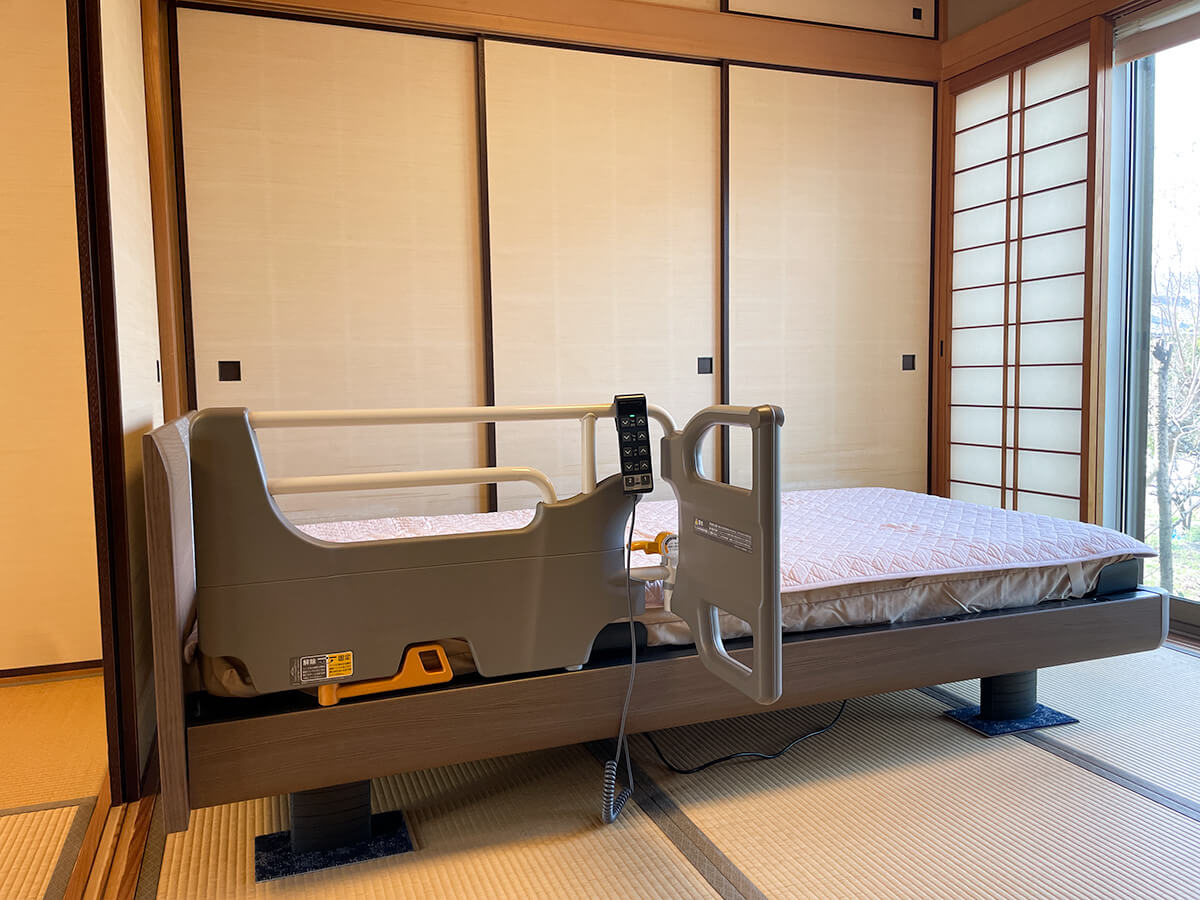 【納品事例】新居浜市・T様/電動ベッドではじめる、新しい寝室での生活。